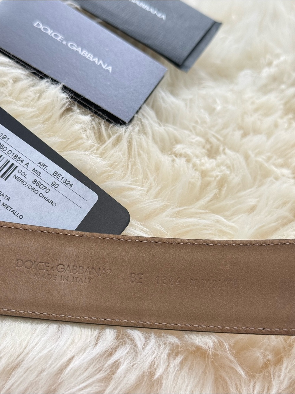 Dolce & Gabbana Black Leather Belt with Gold DG Buckle - Picture 3 of 10